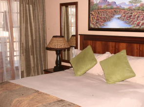 Flamingo's Nest Guest House & Conference Centre