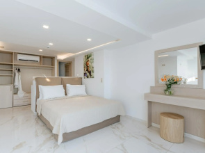 Palm Beach Hotel Apartments