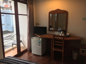 Tongmee Guest House