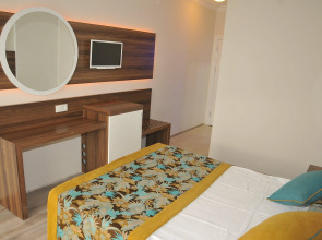 Kleopatra Blue Hawaii Hotel