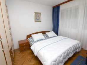 Apartment Jerko - 200 m from beach