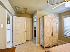 Elm Street Cottage
