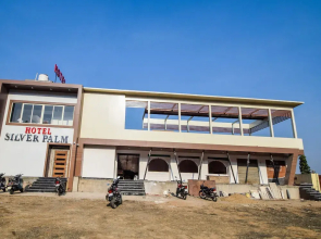 OYO 26124 Silver Palm