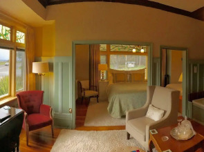 Dashwood Manor Seaside Bed & Breakfast