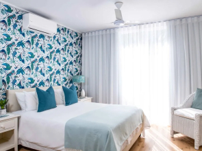 Bay Reflections - Luxury Serviced Apartments