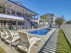 Walk to Surfside Beach: Poolside Oasis