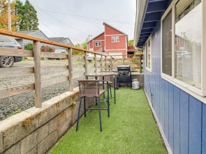 Walk to Mingus Park: Quaint Escape w/ Private Yard