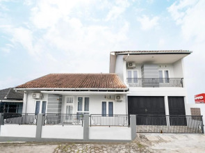 OYO 2727 Nareswari Guest House