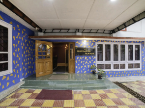 OYO 63144 Highland Manor