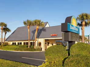 Days Inn by Wyndham Cocoa Beach Port Canaveral
