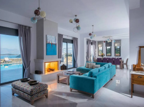 Villa Bellelen With a Heated Pool