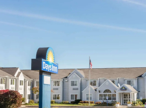 Days Inn & Suites by Wyndham Boardman