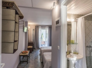 Tellis Holiday Rooms