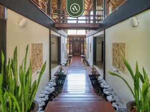 3BR Condo in the Krystal Grand Hotel - Beach