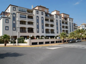 Apartment Near Shops and Sea