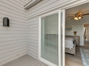 Beachfront Condo w/ Balcony on Manasota Key