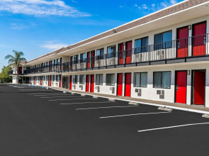 Econo Lodge Stockton near I-5 Fairgrounds