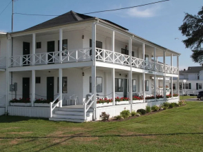 Bluebird Ocean Point Inn