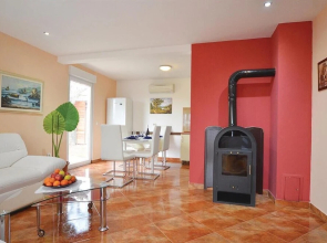 Beautiful Home in Kanfanar With Wifi and 2 Bedrooms