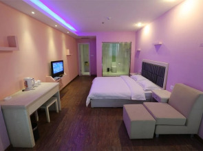 Blue Whale Minghai Hotel