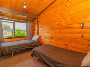 Golden Holidaze - Pauanui Holiday Home