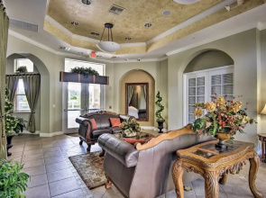 Pool, Hot Tub & Theatre Access: Kissimmee Gem