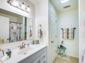 Sunny Lodi Getaway - Walk to Downtown & Wineries