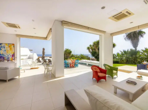 Protaras Seafront Villa Alemar