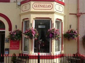 Stay At 22 Glen Allan Hotel