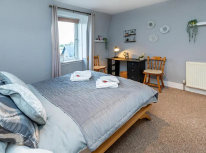 Modern Aberdeen City Apartment Free Parking