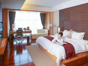 Ramada Plaza Shenzhen North