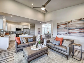 Upscale 5 BR Home With Great Views on Lake Travis