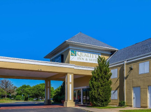 Quality Inn And Suites Coldwater Area
