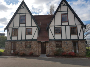 Alanvale Apartments & Motor Inn