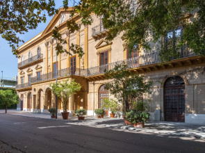 Palazzo De Gregorio Apartments - Iris - CAV/CM