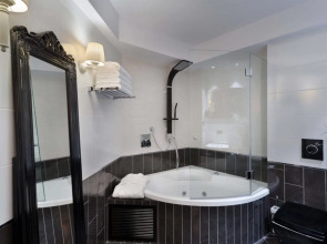 21st Floor 360 Suitop Hotel