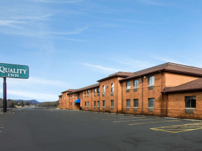 Quality Inn Summersville - New River Area