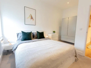 Modern and Spacious 1 Bed Apartment City Centre