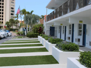 Siesta Key Beach Resort and Suites