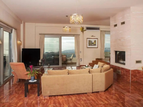Modern Luxury Villa with Pool, just 5min to sea