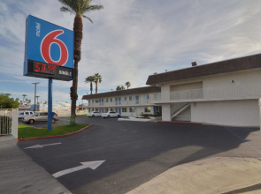 Motel 6 Indio, CA - Palm Springs