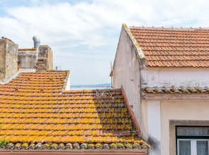 Bright & Spacious Alfama Typical Apartment, By TimeCooler