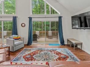 Happy Trails Chalet by Avantstay Sauna Deck Private Community Beach Access