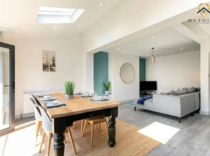 ✰OnPoint- MASSIVE House, PERFECT Location-Parking✰