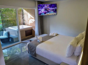 Luxurious Apartments With BBQ Pool Garden Jungle View