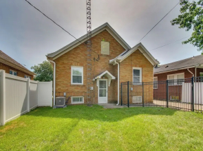 Charming Springfield Home: 2 Mi to Downtown