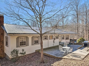 Pet-friendly Saluda Home w/ Mountain Views!
