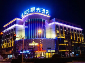 Luohe Jiujiu Chenguang Hotel (Luohe Vocational and Technical College Branch)