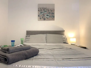 Grand Central Budget Modern Apartments