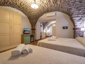 Bosa Queen House